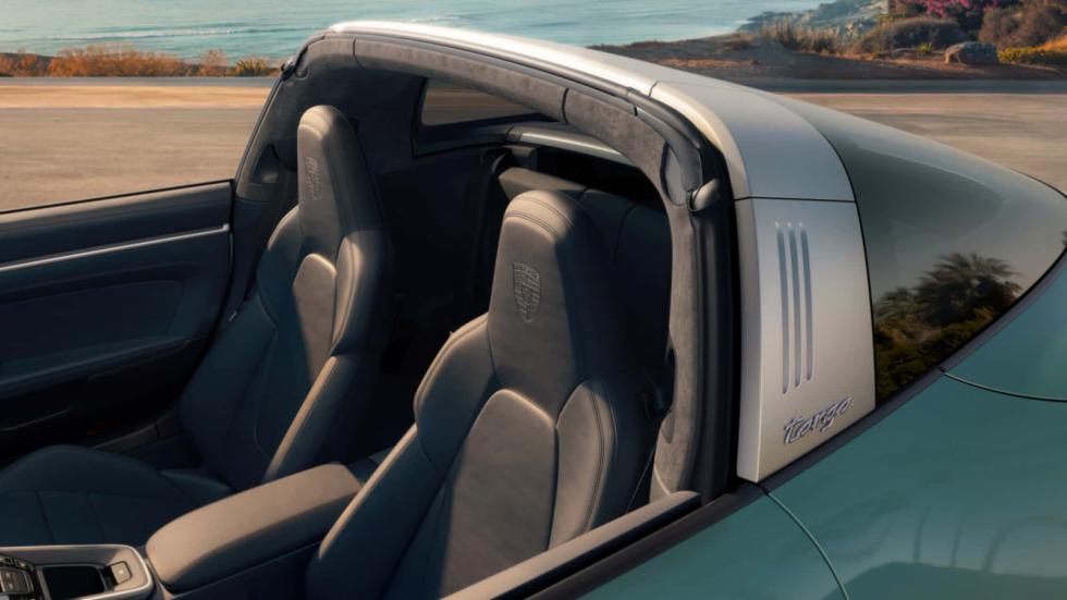 Πρεμιέρα για την ανανεωμένη τετρακίνητη Porsche 911 Carrera 4S